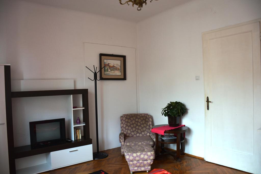 Cozy Downtown Apartment Beograd Bagian luar foto